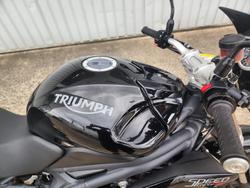 2015 Triumph Speed Triple 1050 ABS Speed Triple Black
