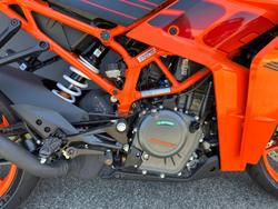 2024 KTM RC 390 RC Orange