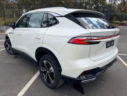 2025 MG HS Vibe AS33 MY25 Pearl White