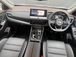2025 Nissan
X-TRAIL ST-L