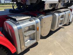 2017 Mack Trident White
