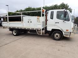 2015 MITSUBISHI FIGHTER 1024 WHITE