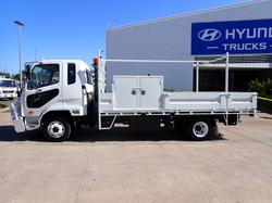 2015 MITSUBISHI FIGHTER 1024 WHITE