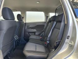 2020 Mitsubishi Outlander ES