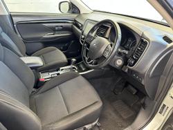 2020 Mitsubishi Outlander ES