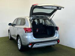 2020 Mitsubishi Outlander ES