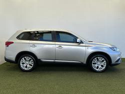 2020 Mitsubishi Outlander ES