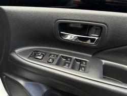 2020 Mitsubishi
                Outlander ES