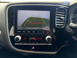 2020 Mitsubishi
                Outlander ES