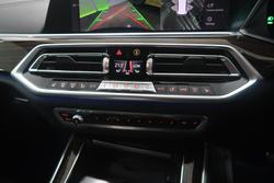 2019 BMW
                X5 M50d