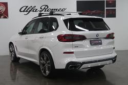 2019 BMW
                X5 M50d