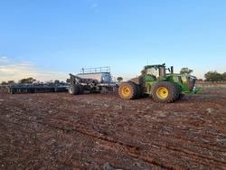 2023 John Deere 9R 540 Green