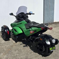2013 Can-Am Spyder RSS SE5 Spyder RSS Green