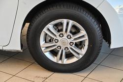 2020 LDV
                G10 