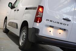 2025 Peugeot
Partner Pro