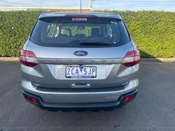 2022 Ford
Everest Ambiente