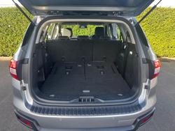 2022 Ford
Everest Ambiente