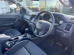 2022 Ford
Everest Ambiente