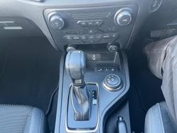2022 Ford
Everest Ambiente