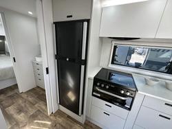 2025 Lotus Caravans Sprint Sp22cl 22'