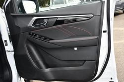 2024 Isuzu
MU-X X-TERRAIN