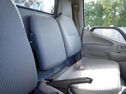 2013 HINO DUTRO 300 WHITE