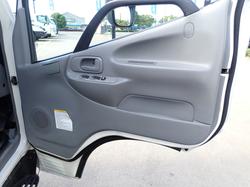 2013 HINO DUTRO 300 WHITE