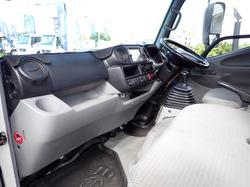 2013 HINO DUTRO 300 WHITE