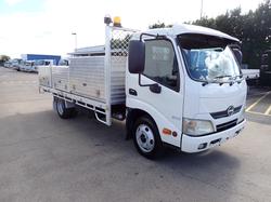 2013 HINO DUTRO 300 WHITE