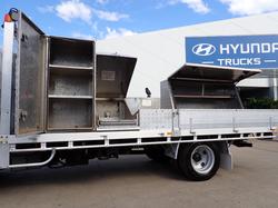 2013 HINO DUTRO 300 WHITE