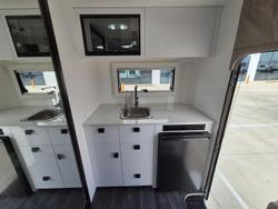 2024 JB Caravans Gator Hybrid 14'