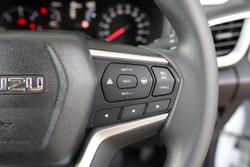 2023 Isuzu
MU-X LS-M