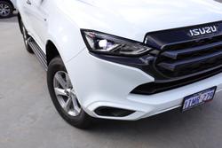 2023 Isuzu
MU-X LS-M