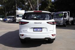 2023 Isuzu
MU-X LS-M
