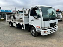 2010 UD Mk37a 10400 Gvm Tray Tailoader Rwc $26000 Inc Gst UD MKB37A WHITE