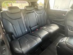 2019 Hyundai
                Santa Fe Highlander