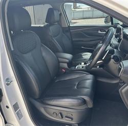 2019 Hyundai
                Santa Fe Highlander