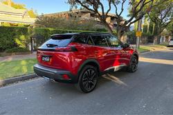 2024 Peugeot 2008 GT Hybrid