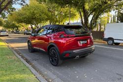 2024 Peugeot 2008 GT Hybrid