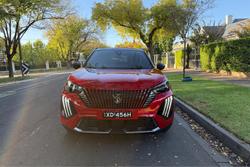 2024 Peugeot 2008 GT Hybrid