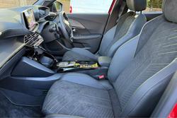 2024 Peugeot 2008 GT Hybrid