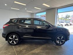 2017 Nissan
QASHQAI N-SPORT