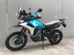 2025 CFMOTO
                800MT-X 