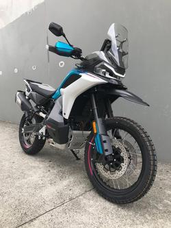 2025 CFMOTO
                800MT-X 