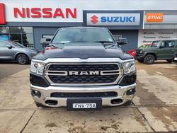 2024 RAM BIG HORN 1500 1500 Big Horn Crew Cab MY24 (6'4 Tub) Hydro Blue Pearl and Delmonico Red Pearl only Diamond Black