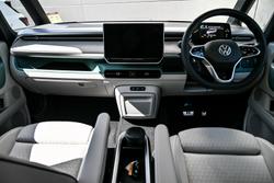 2025 Volkswagen
                ID. Buzz Pro BEV560