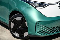 2025 Volkswagen
                ID. Buzz Pro BEV560