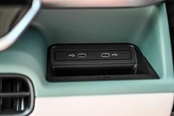 2025 Volkswagen
                ID. Buzz Pro BEV560