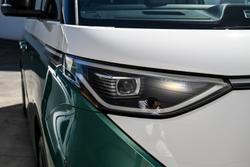 2025 Volkswagen ID. Buzz Pro BEV560