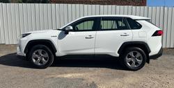 2022 Toyota
                RAV4 GX